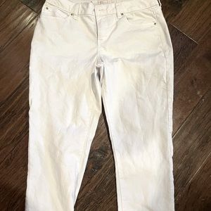 White capris jeans